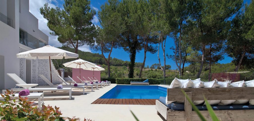August 2015 - Ibiza Home - Issue 242