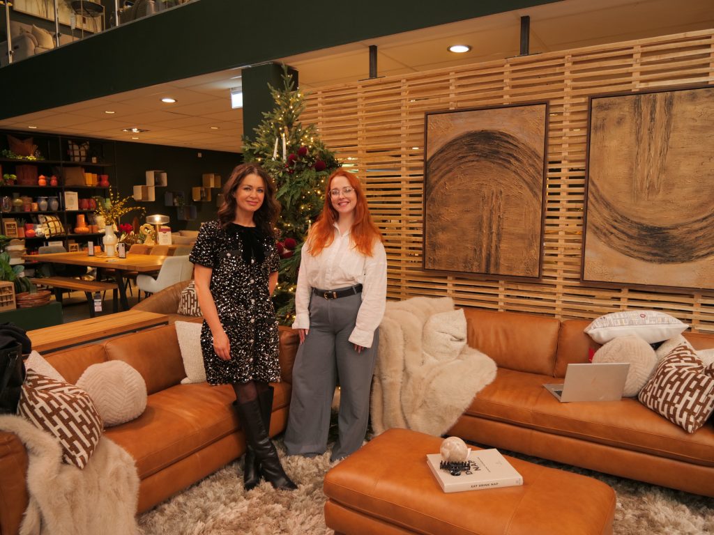 n this week’s episode, our interior stylist Sara Austin interviews Laura OKeefe from EZ Living Interiors, as they discuss all things festive decor, sustainable hacks, and tips on how you can furnish your home this winter season.